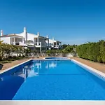 Casa de Férias Cantinho By Intiholidays