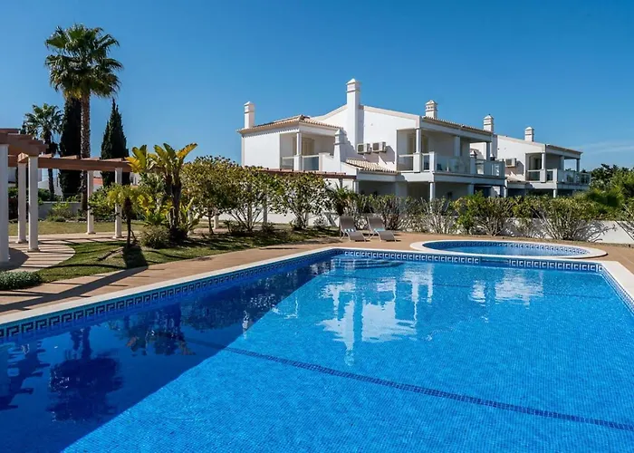 Holiday home Cantinho By Intiholidays *